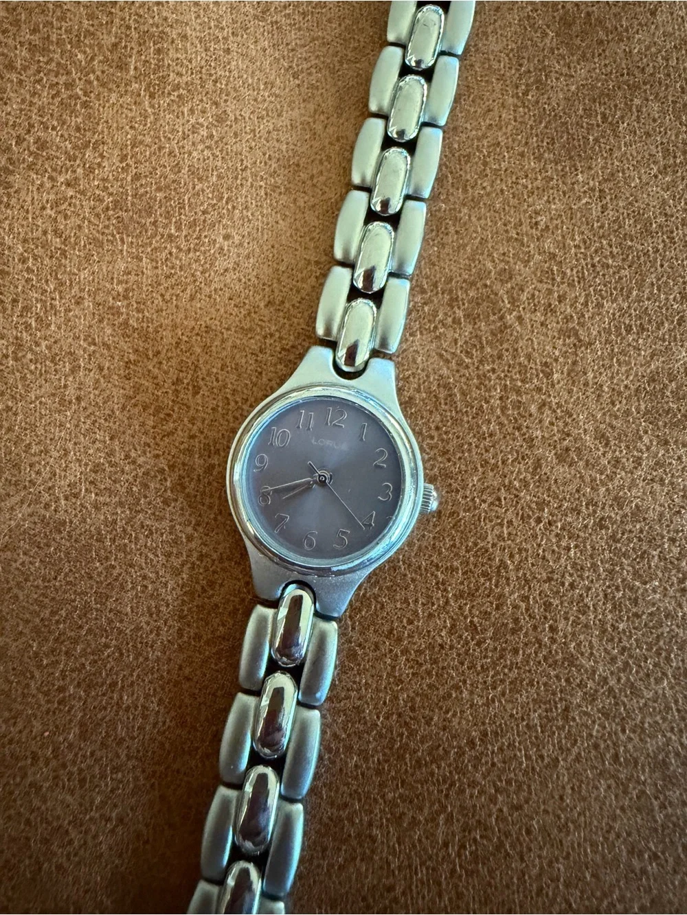 Vintage Lorus Women's Quartz Watch - Silver-Tone Link Bracelet, Dark Grey Dial